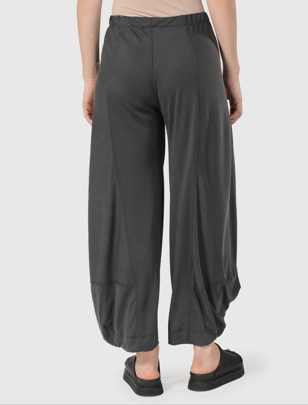 Alembika Women's Wide-Leg Ribbed Palazzo Pants in Charcoal - Picture 7 of 17